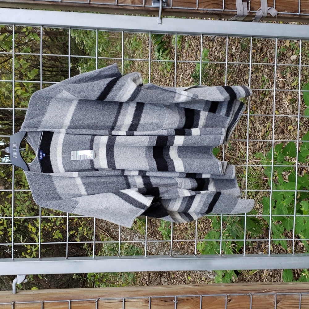 NWT  boho Splendid wool/cashmere black&grey striped poncho, one size